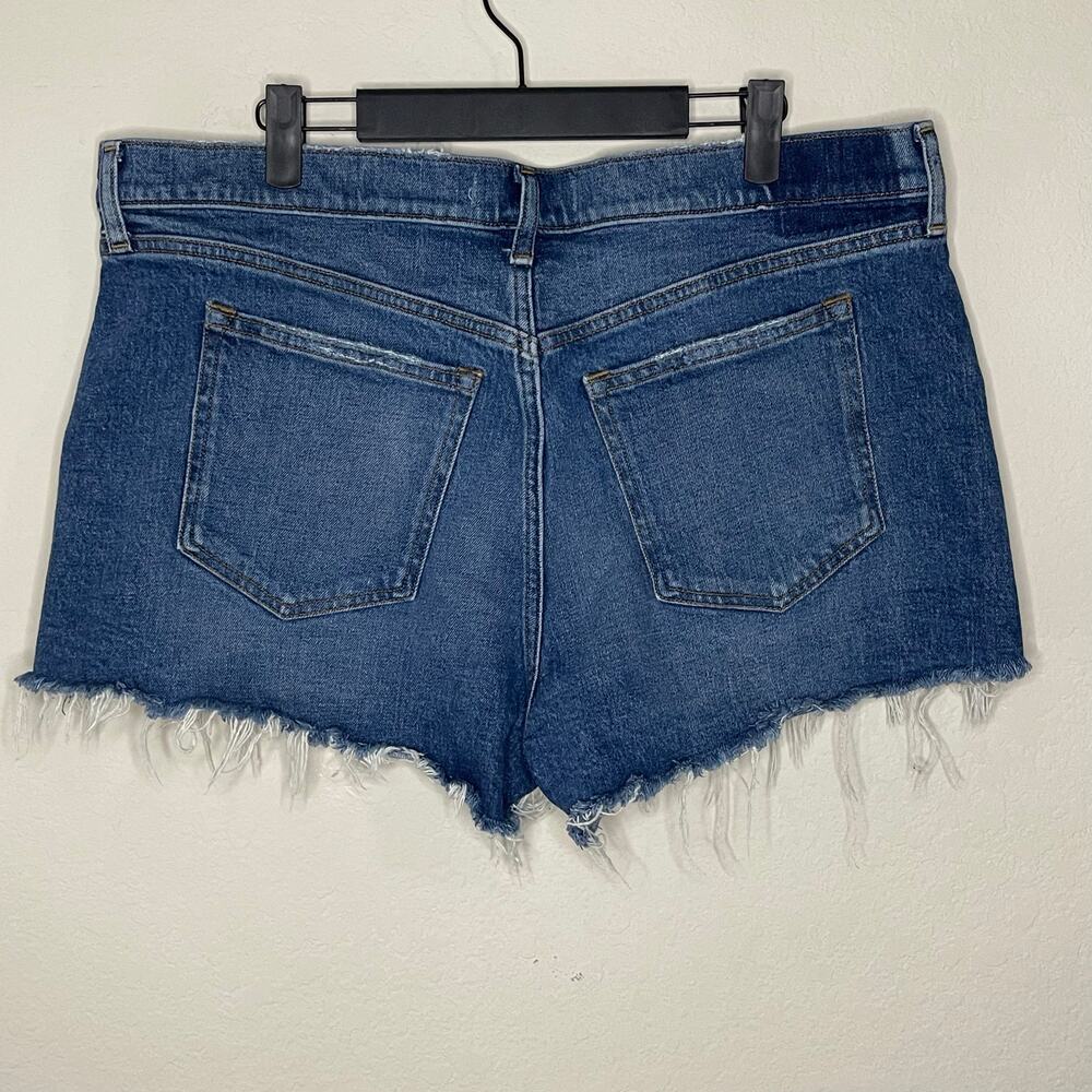 Abercrombie The Mom Short Mid Rise Women’s - Size 33/16 - Picture 2 of 4